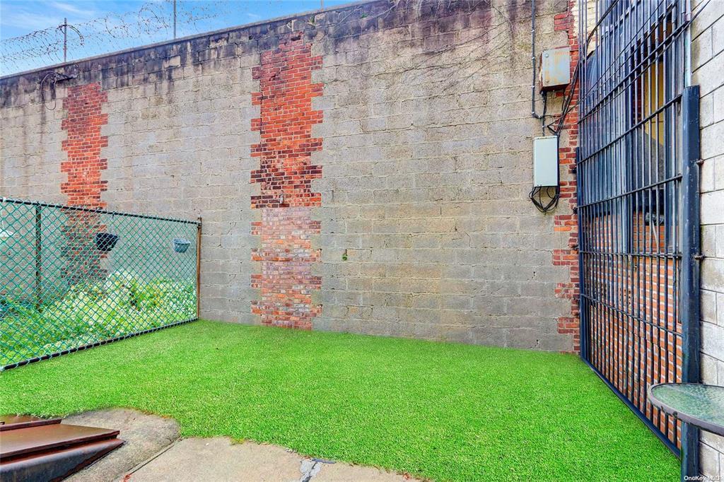 Single Family Fulton  Brooklyn, NY 11208, MLS-819806-6
