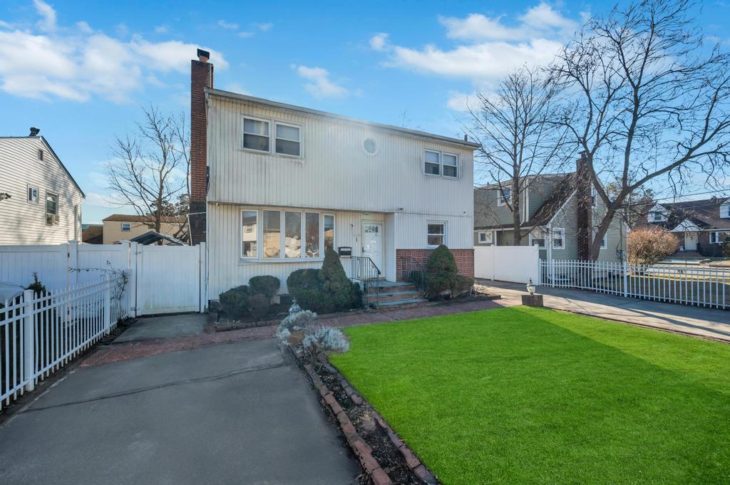 Single Family Frederick  Nassau County, NY 11575, MLS-819849-5