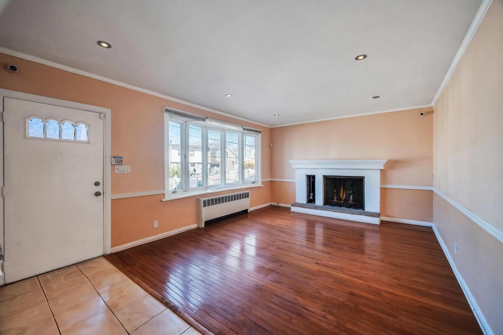 Single Family Frederick  Nassau County, NY 11575, MLS-819849-6