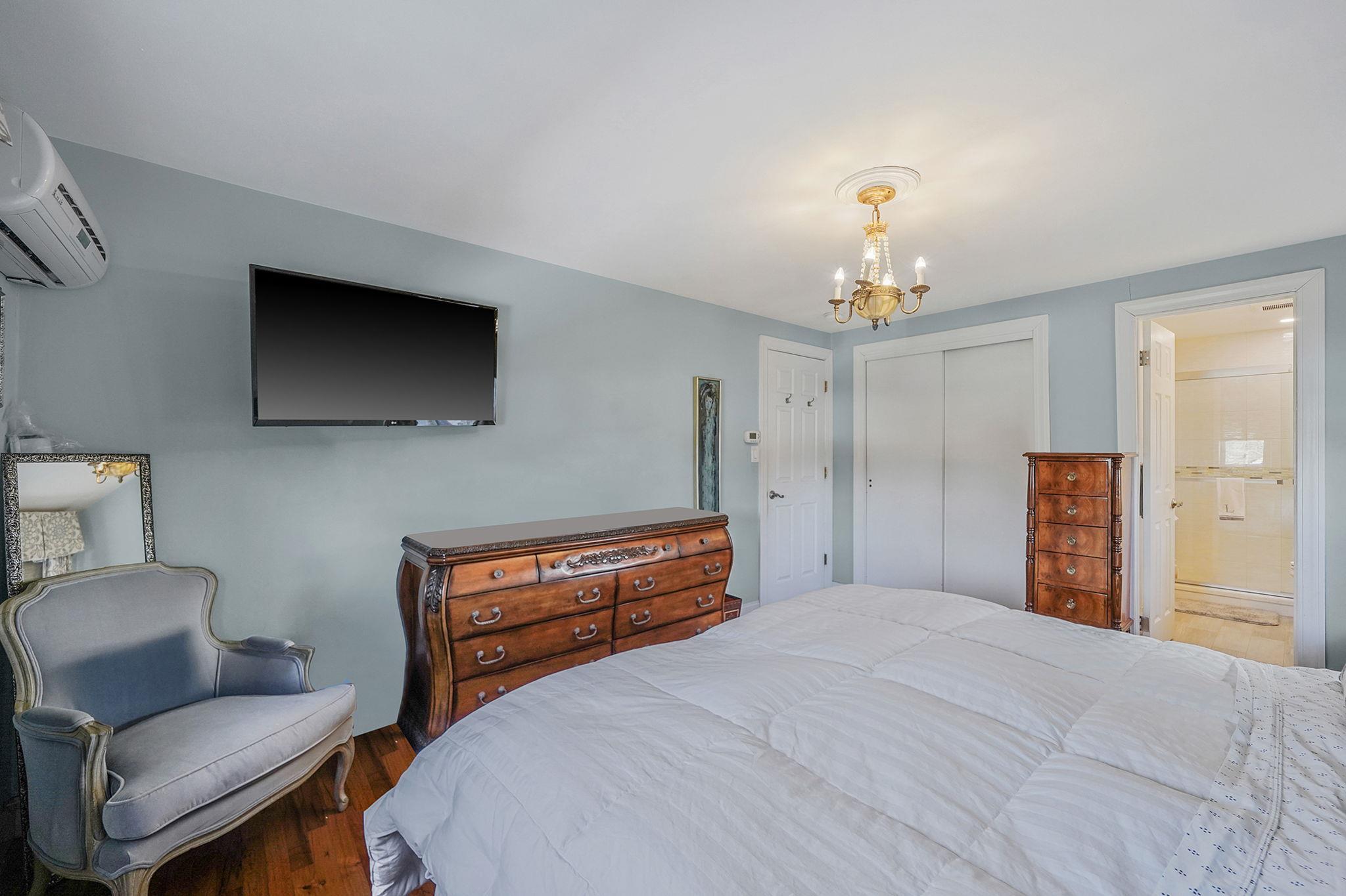 Single Family Lincoln  Suffolk County, NY 11717, MLS-819852-28