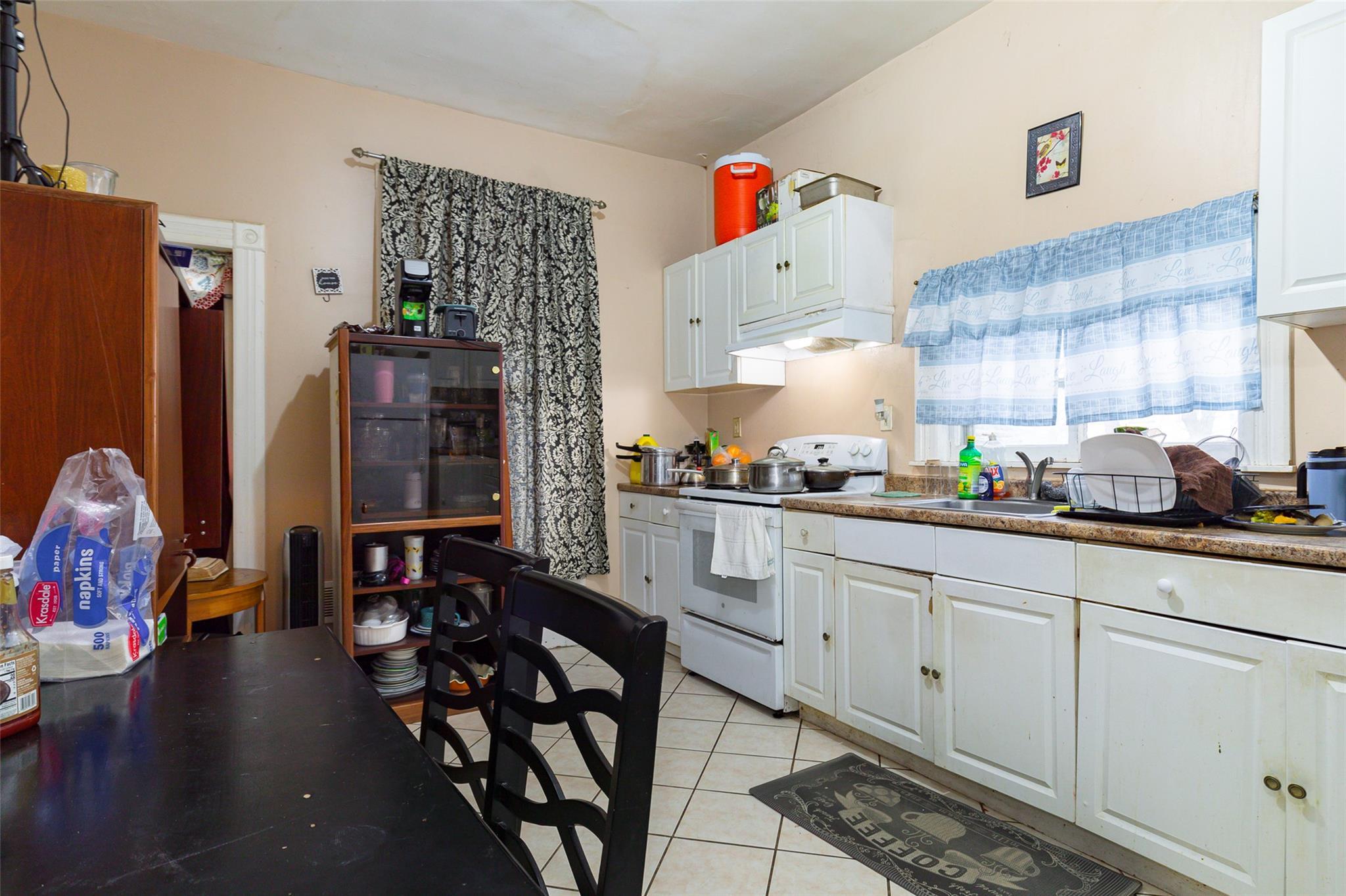Single Family Academy  Dutchess County, NY 12601, MLS-819855-14
