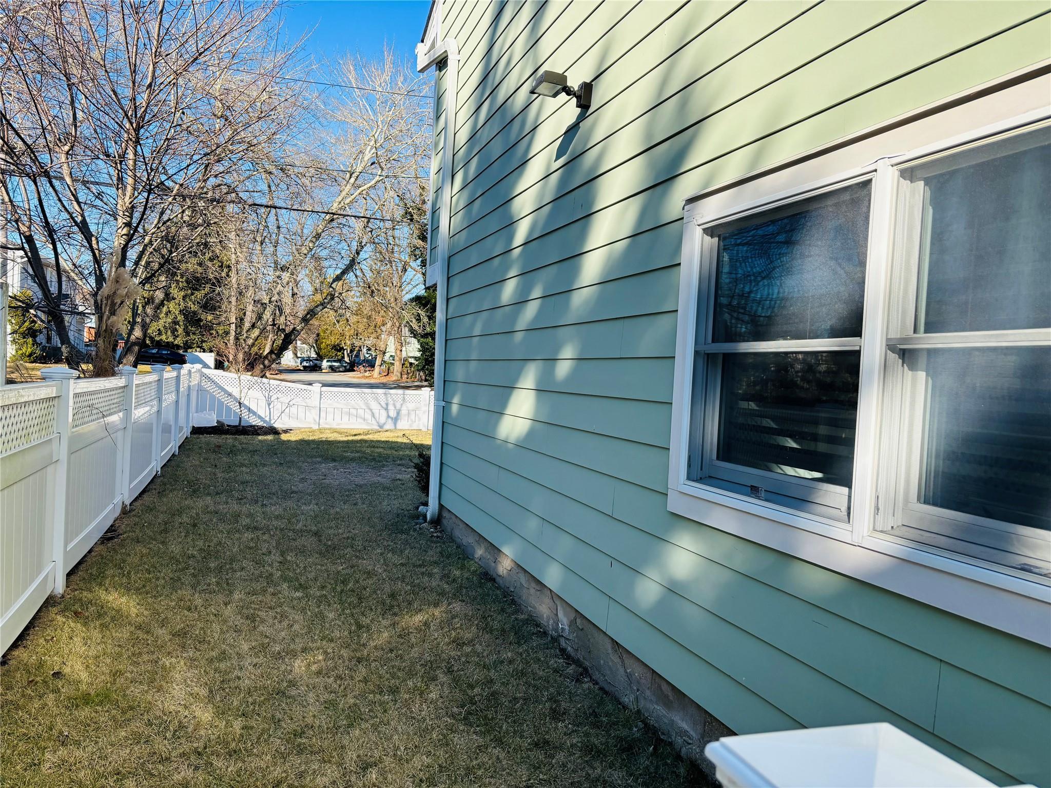 Single Family Bell  Nassau County, NY 11709, MLS-819900-21