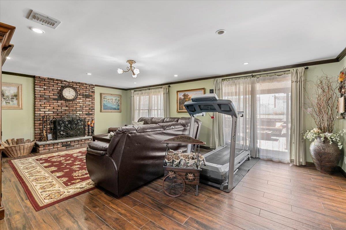 Single Family Parkway  Nassau County, NY 11510, MLS-819908-22