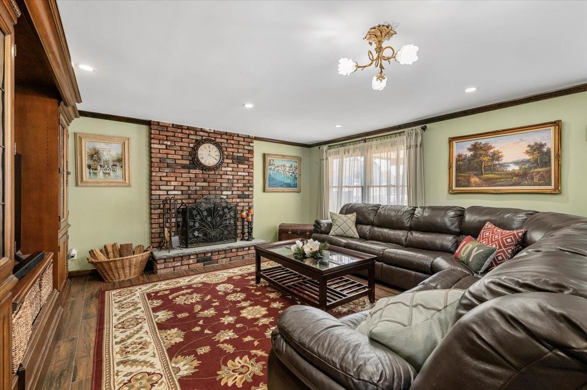 Single Family Parkway  Nassau County, NY 11510, MLS-819908-23