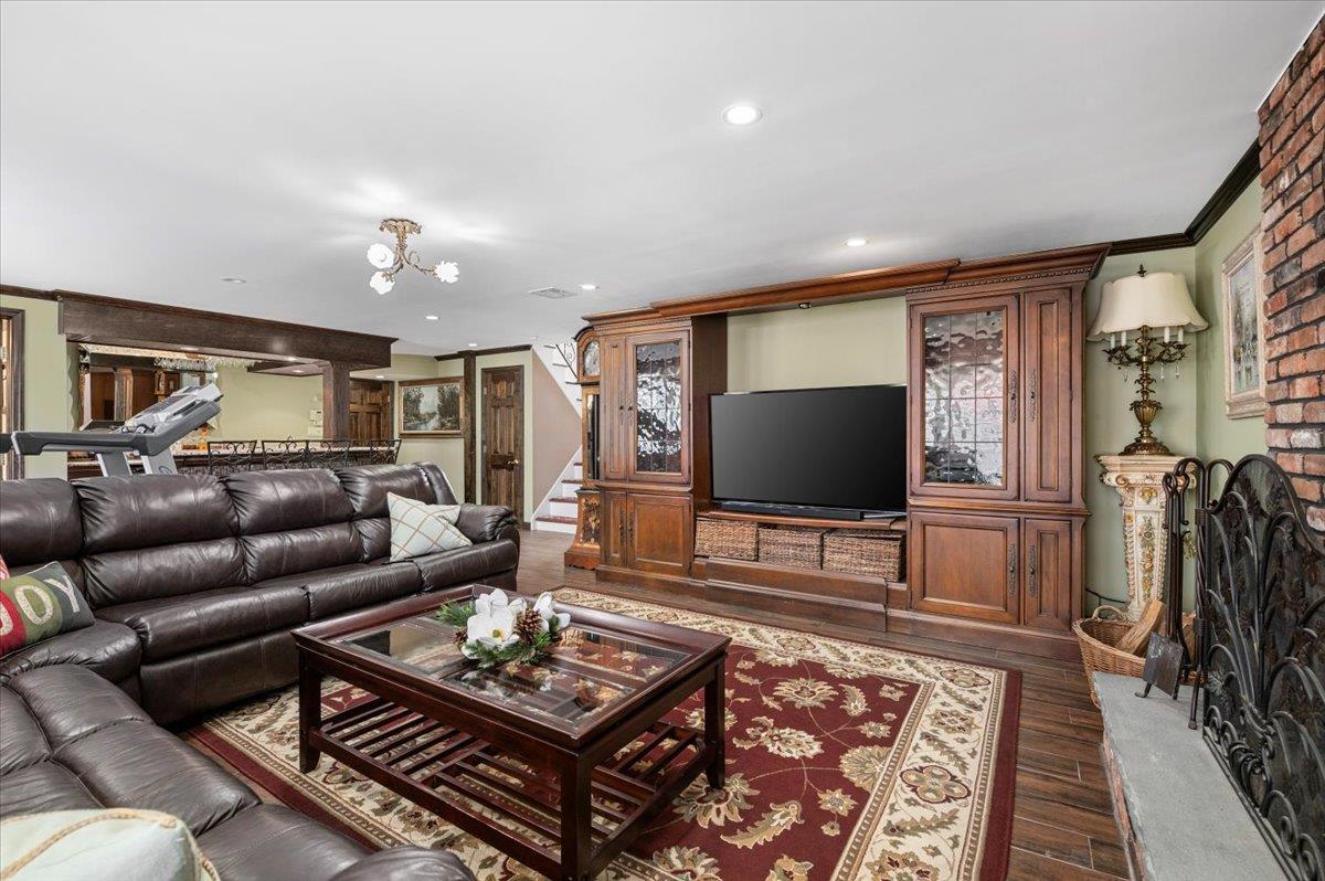 Single Family Parkway  Nassau County, NY 11510, MLS-819908-24