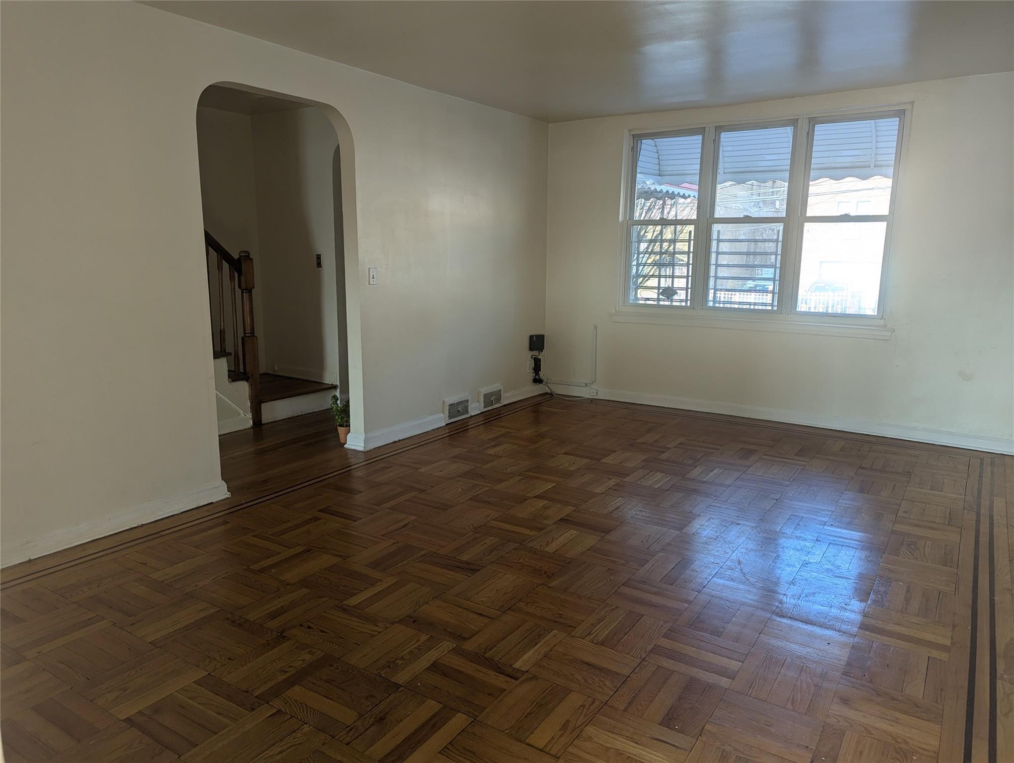 Apartment 212th  Bronx, NY 10469, MLS-819945-2