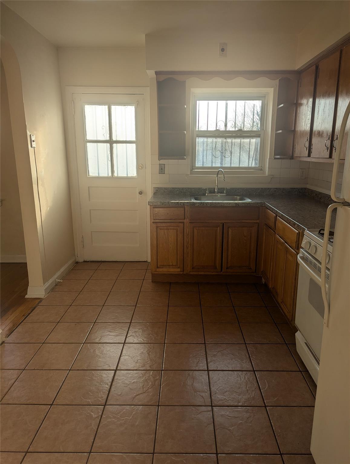 Apartment 212th  Bronx, NY 10469, MLS-819945-5