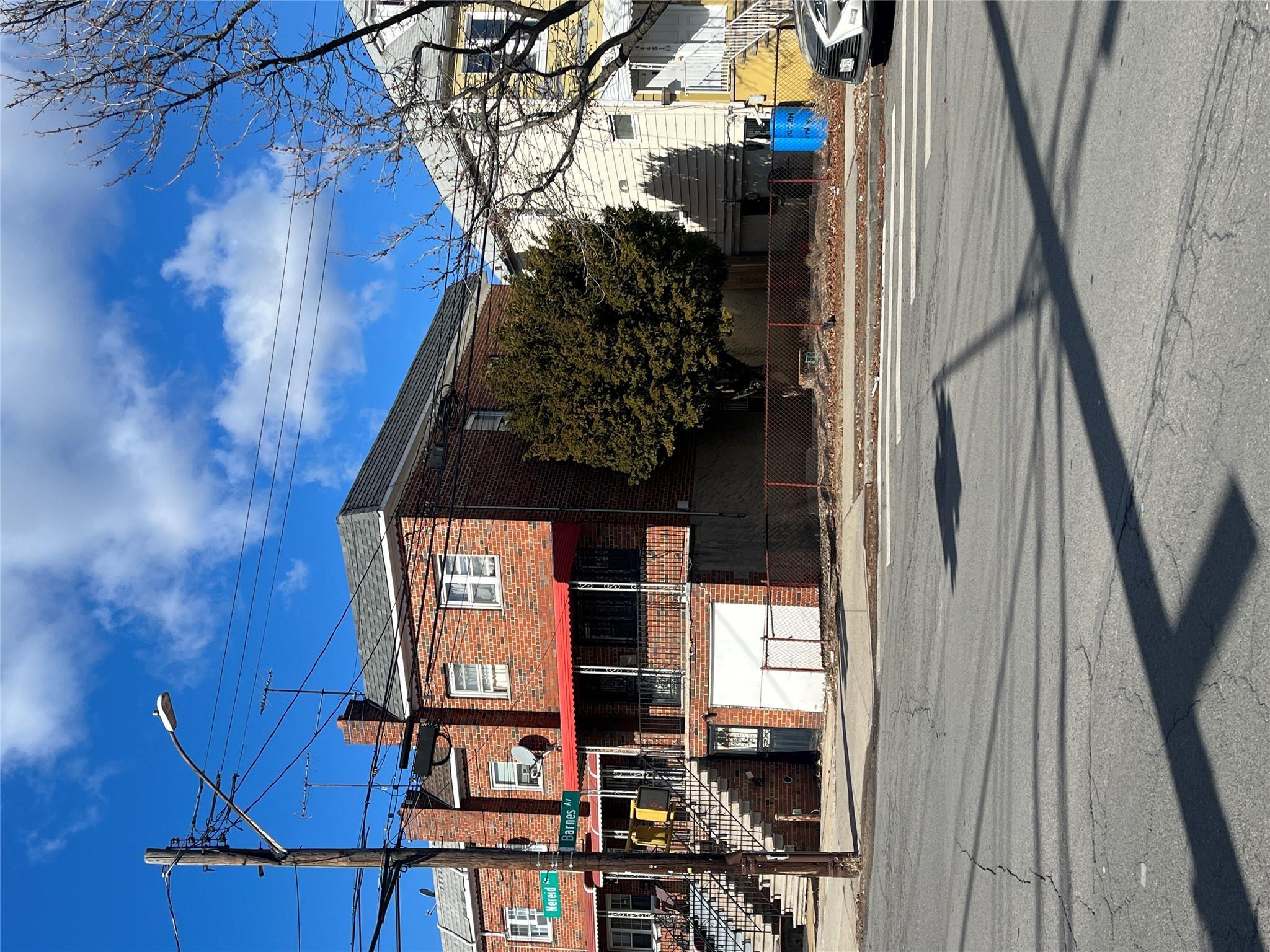 Single Family Nereid  Bronx, NY 10466, MLS-819991-3