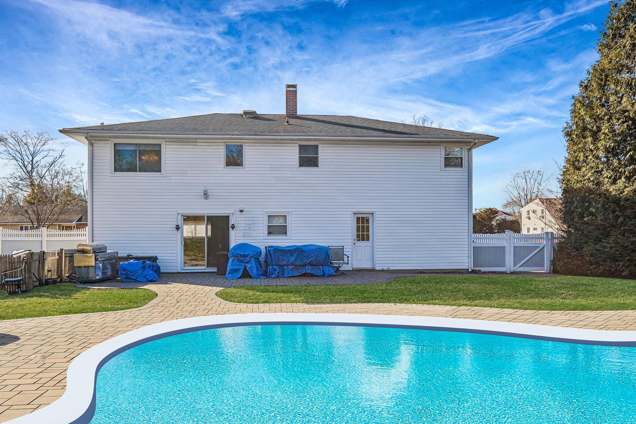 Single Family Kennedy  Suffolk County, NY 11776, MLS-820010-34