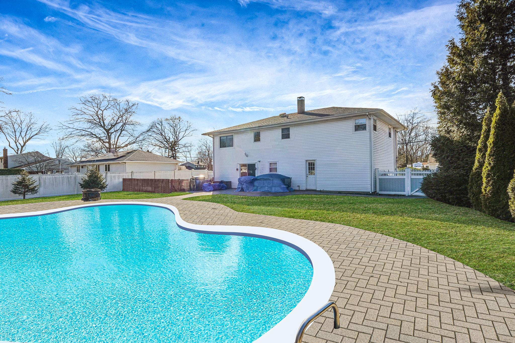 Single Family Kennedy  Suffolk County, NY 11776, MLS-820010-35