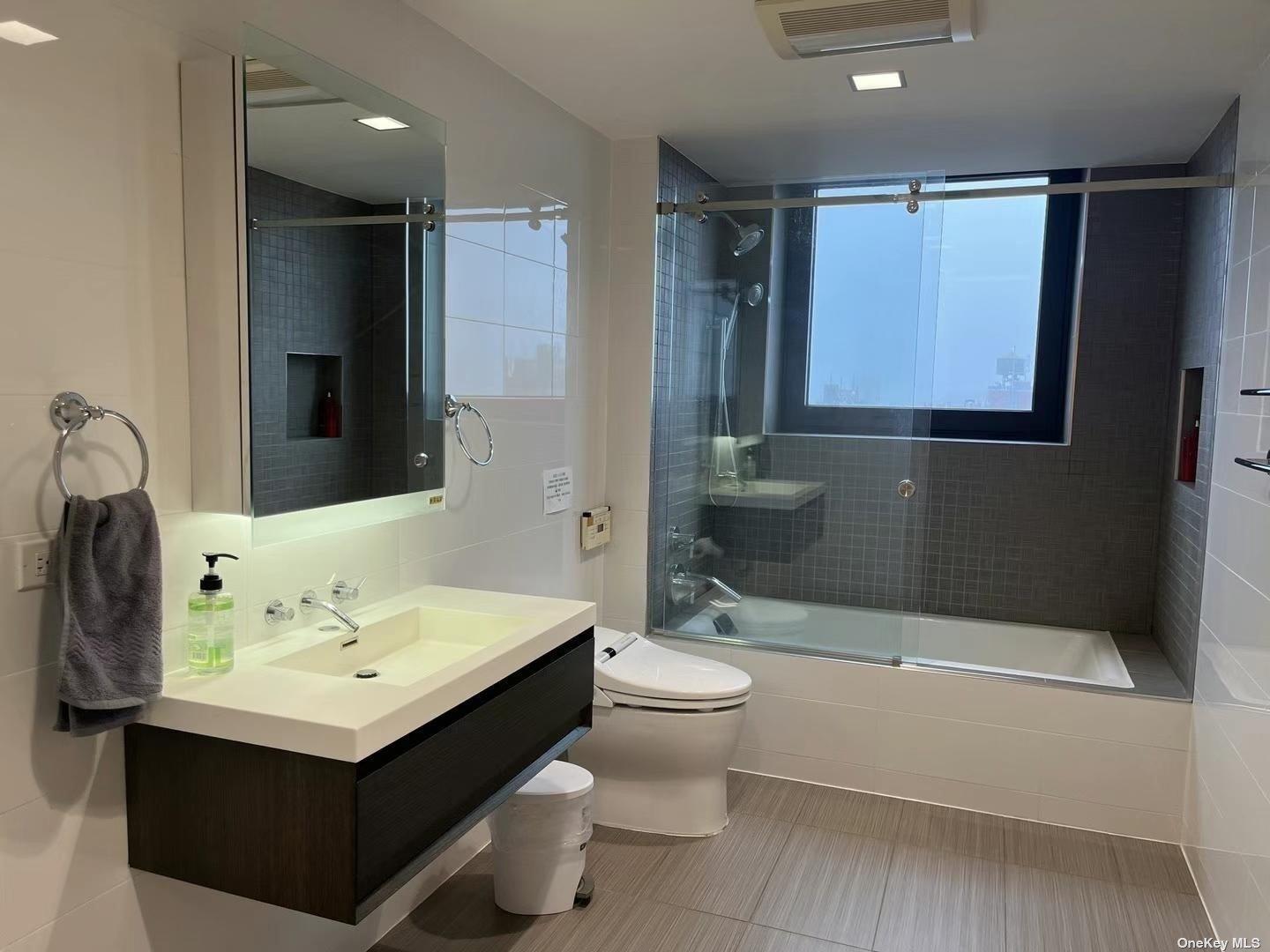 Condo Prince  Queens, NY 11354, MLS-820190-11