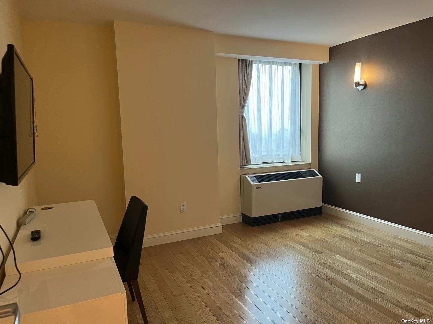 Condo Prince  Queens, NY 11354, MLS-820190-5