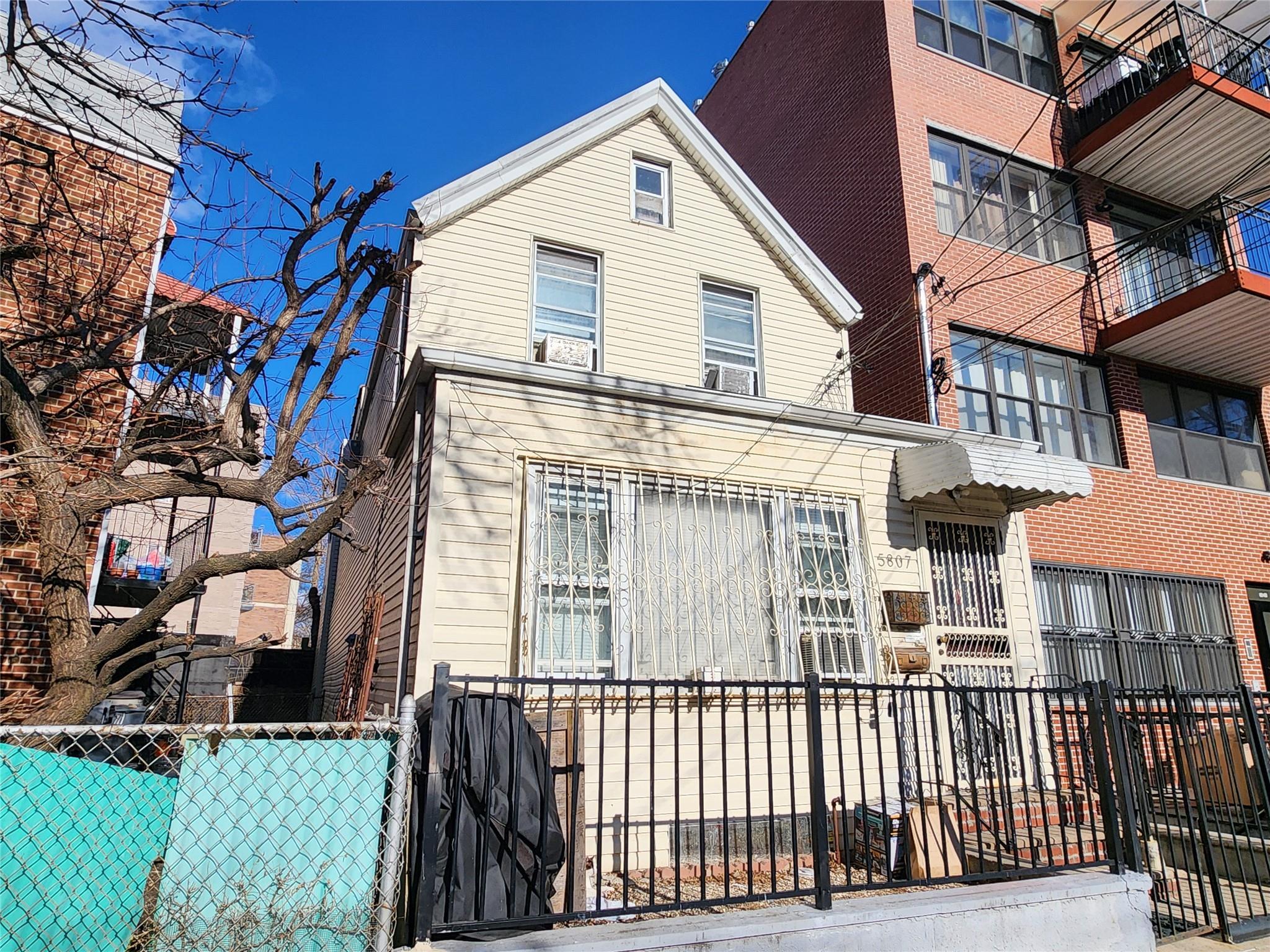 Single Family Seabury  Queens, NY 11373, MLS-820354-2