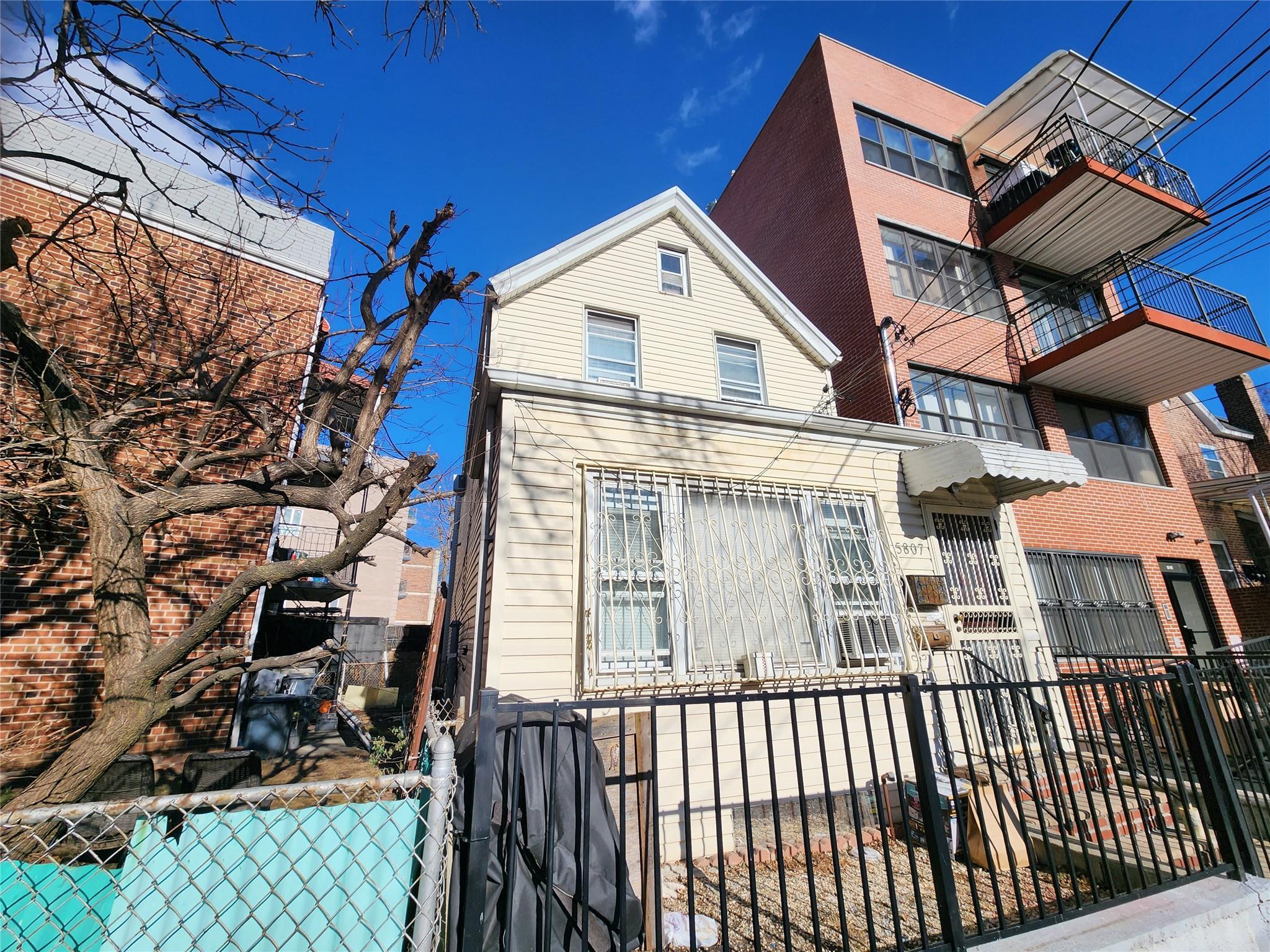 Single Family Seabury  Queens, NY 11373, MLS-820354-4