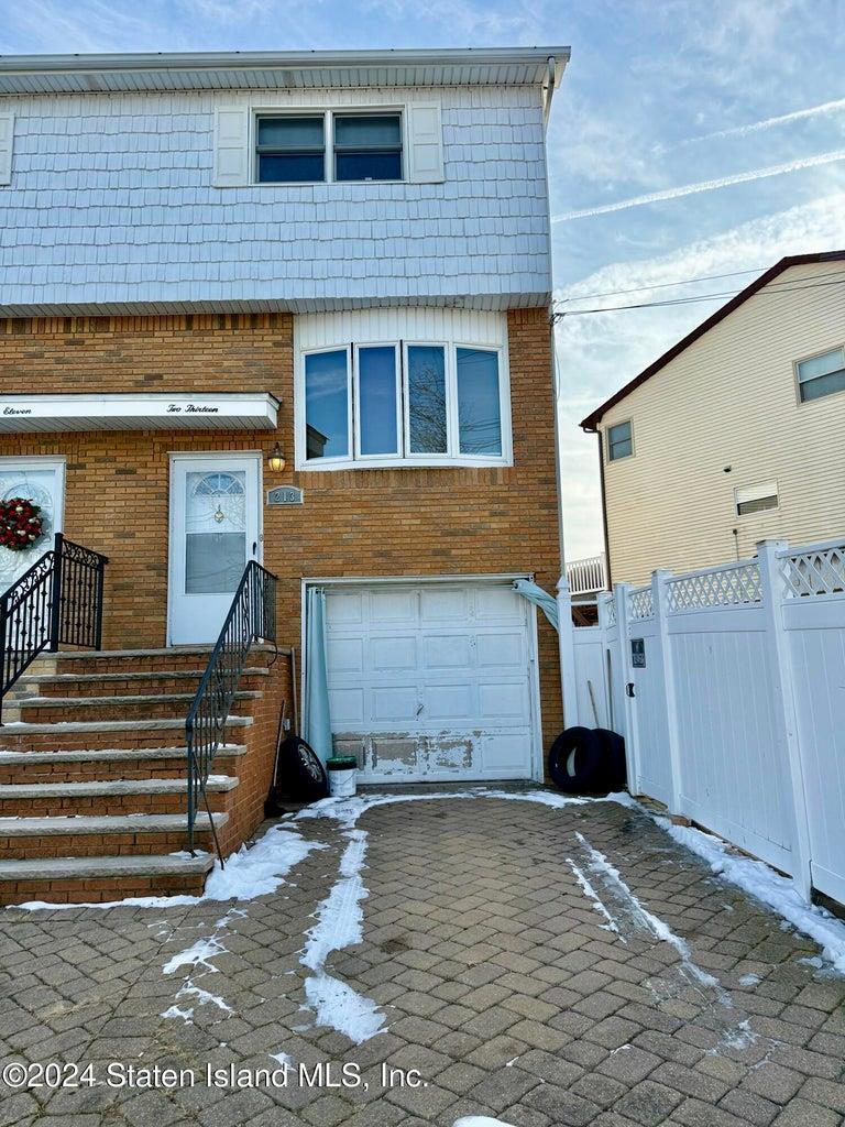 Single Family Crossfield  Staten Island, NY 10312, MLS-820362-10