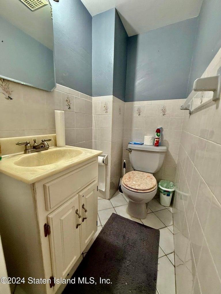 Single Family Crossfield  Staten Island, NY 10312, MLS-820362-5