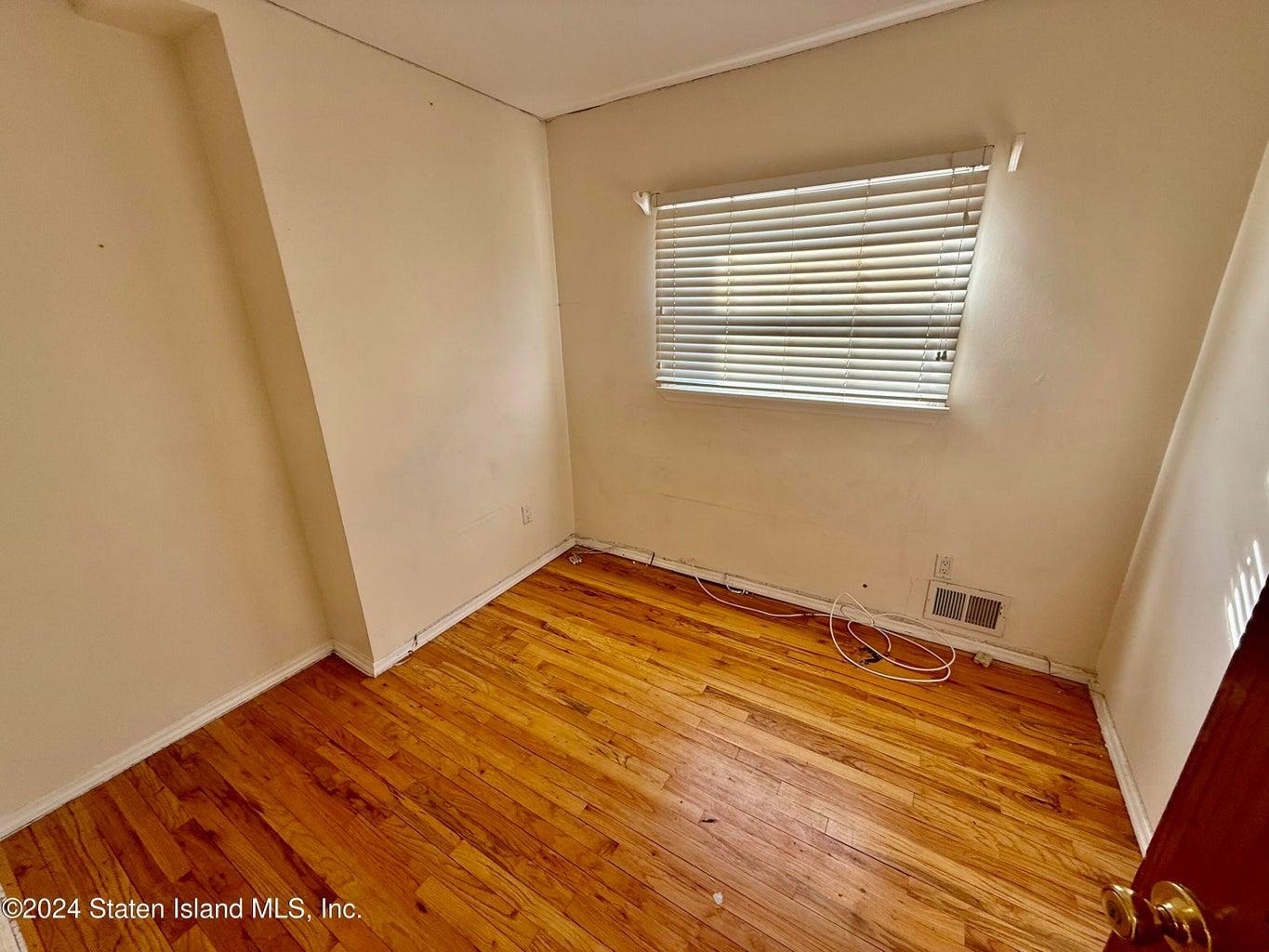 Single Family Crossfield  Staten Island, NY 10312, MLS-820362-7