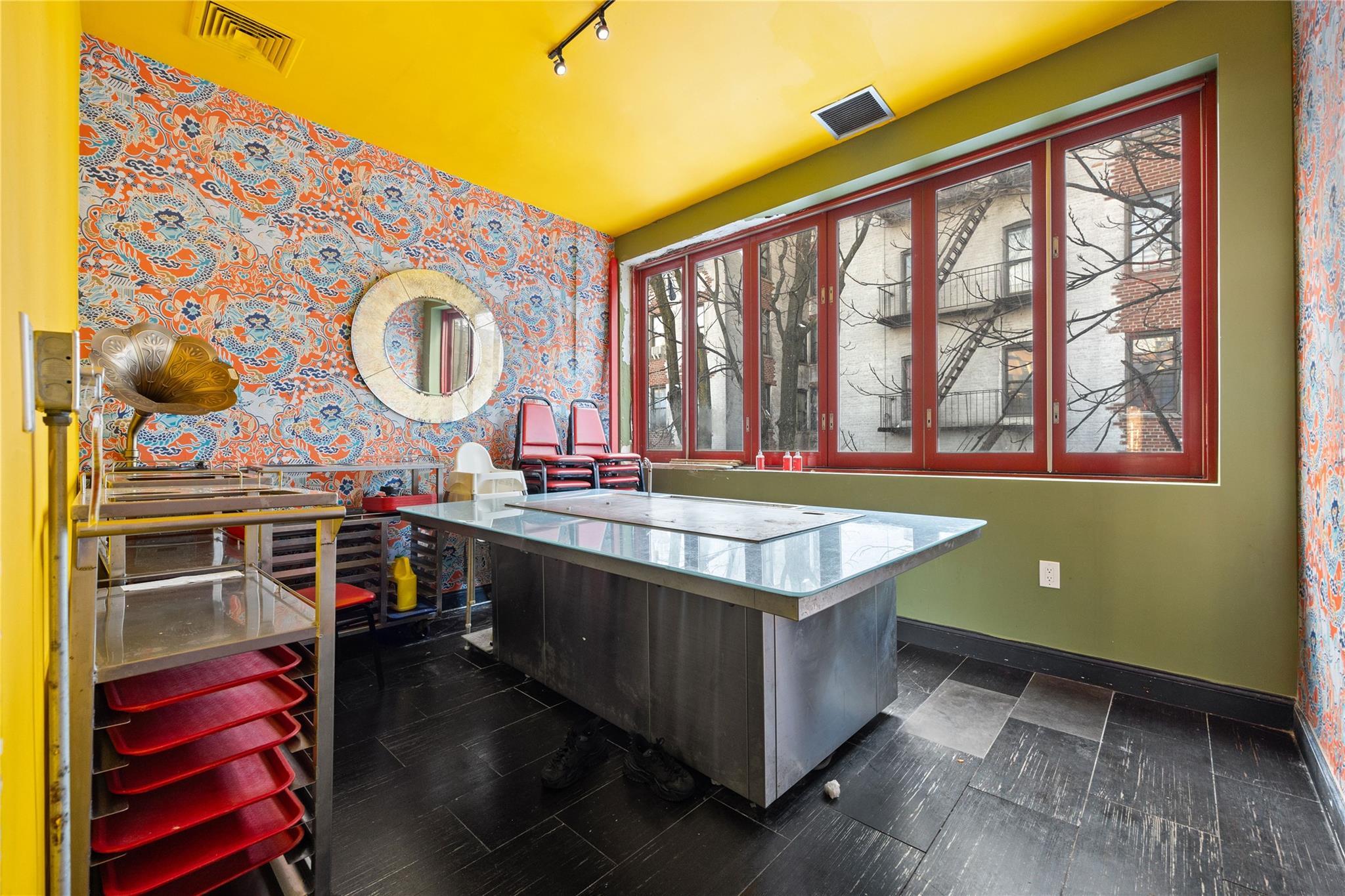Commercial Lease Dyckman  Manhattan, NY 10040, MLS-820413-13