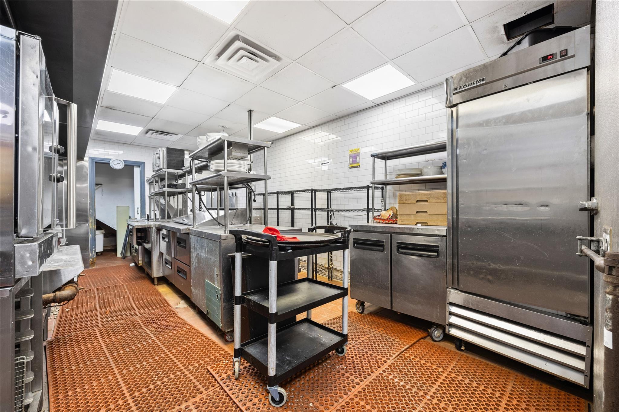 Commercial Lease Dyckman  Manhattan, NY 10040, MLS-820413-17