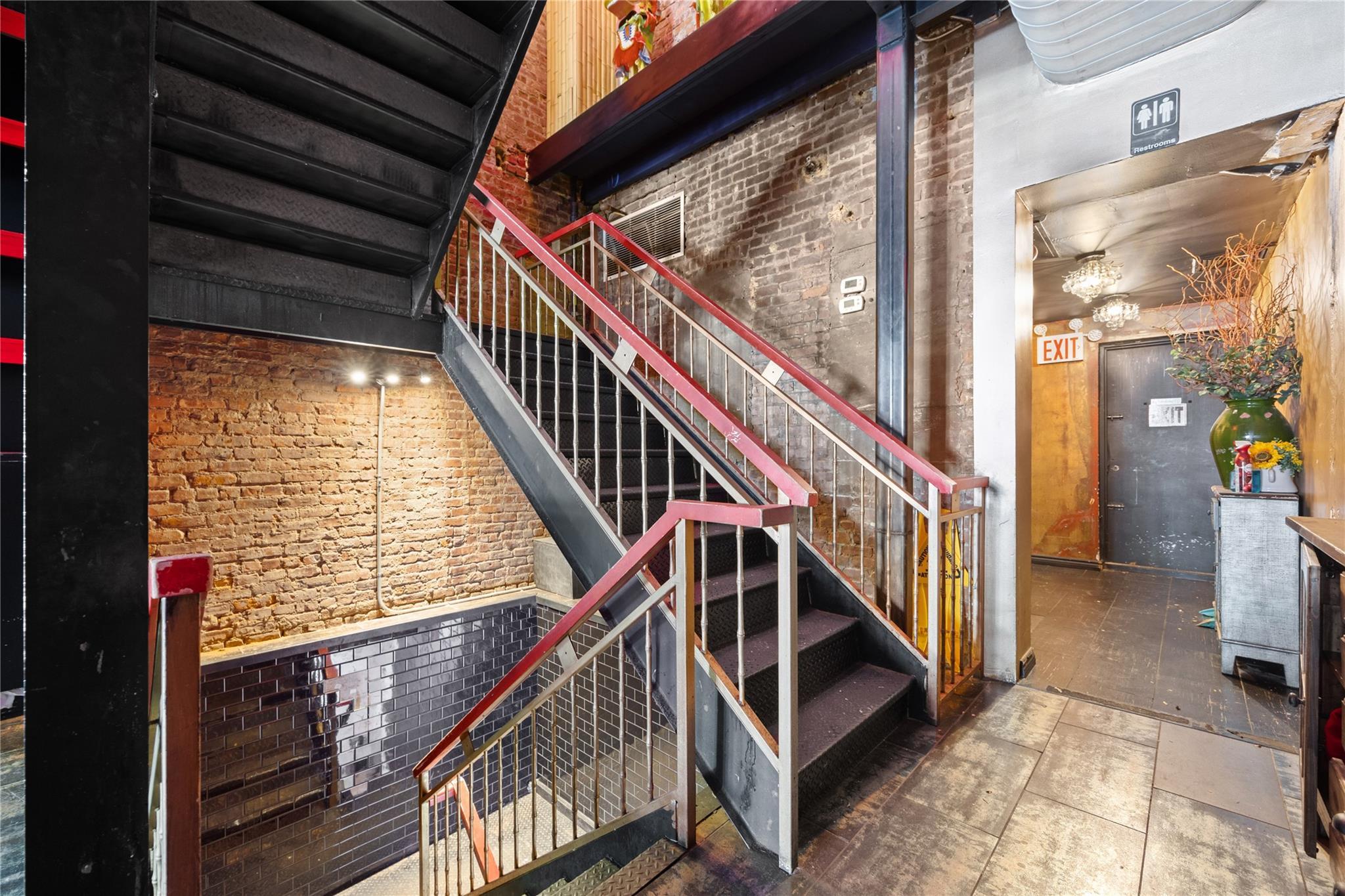 Commercial Lease Dyckman  Manhattan, NY 10040, MLS-820413-7