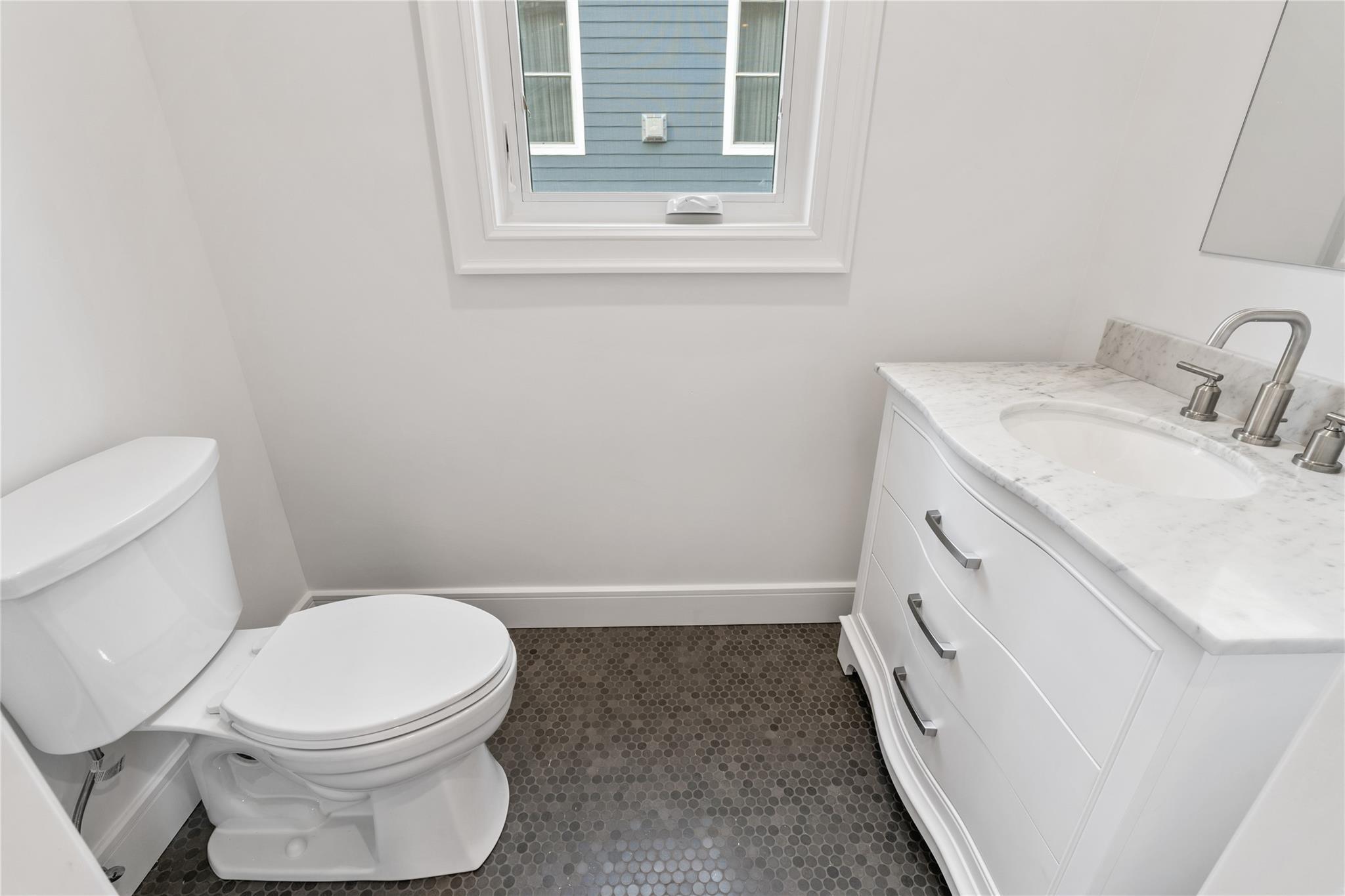 Single Family Glenlawn  Nassau County, NY 11579, MLS-820430-18