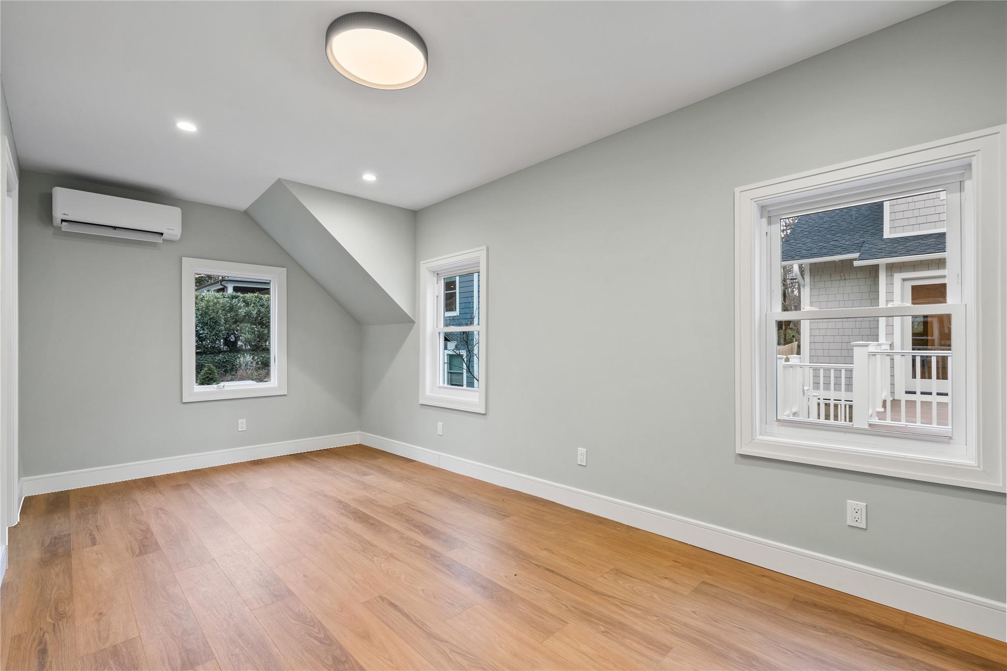 Single Family Glenlawn  Nassau County, NY 11579, MLS-820430-37