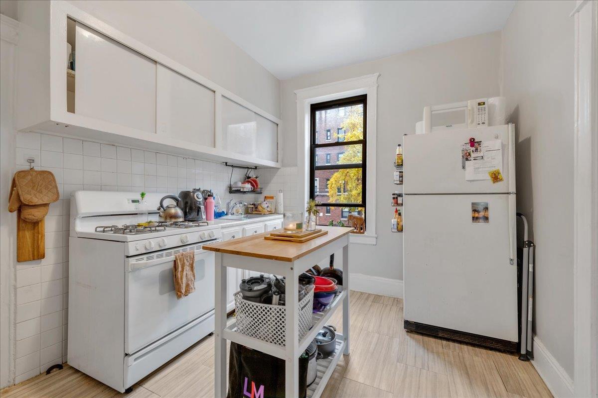 Single Family 34th  Queens, NY 11101, MLS-820476-4