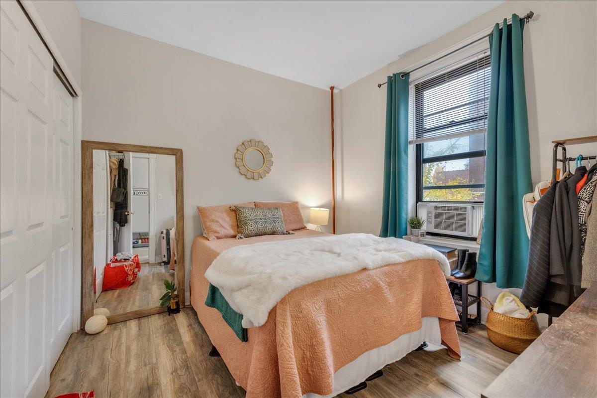 Single Family 34th  Queens, NY 11101, MLS-820476-5