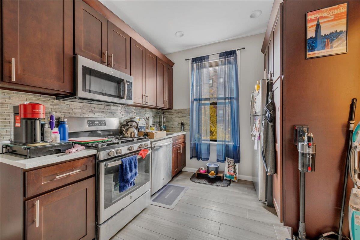 Single Family 34th  Queens, NY 11101, MLS-820476-9