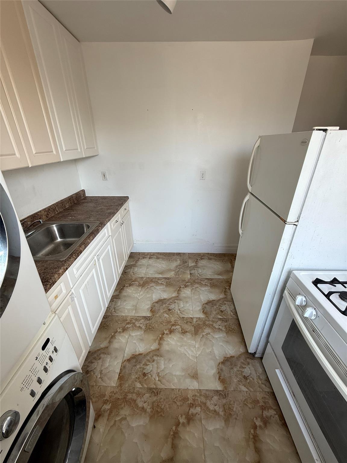 Apartment Meeting House  Suffolk County, NY 11968, MLS-820611-3
