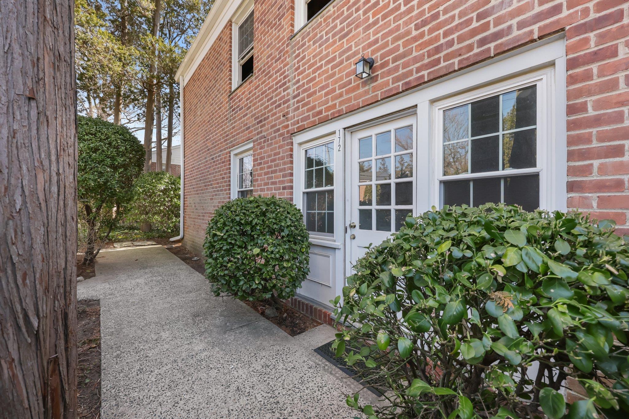 Coop Putnam  Out Of Area, NY 06830, MLS-820731-23
