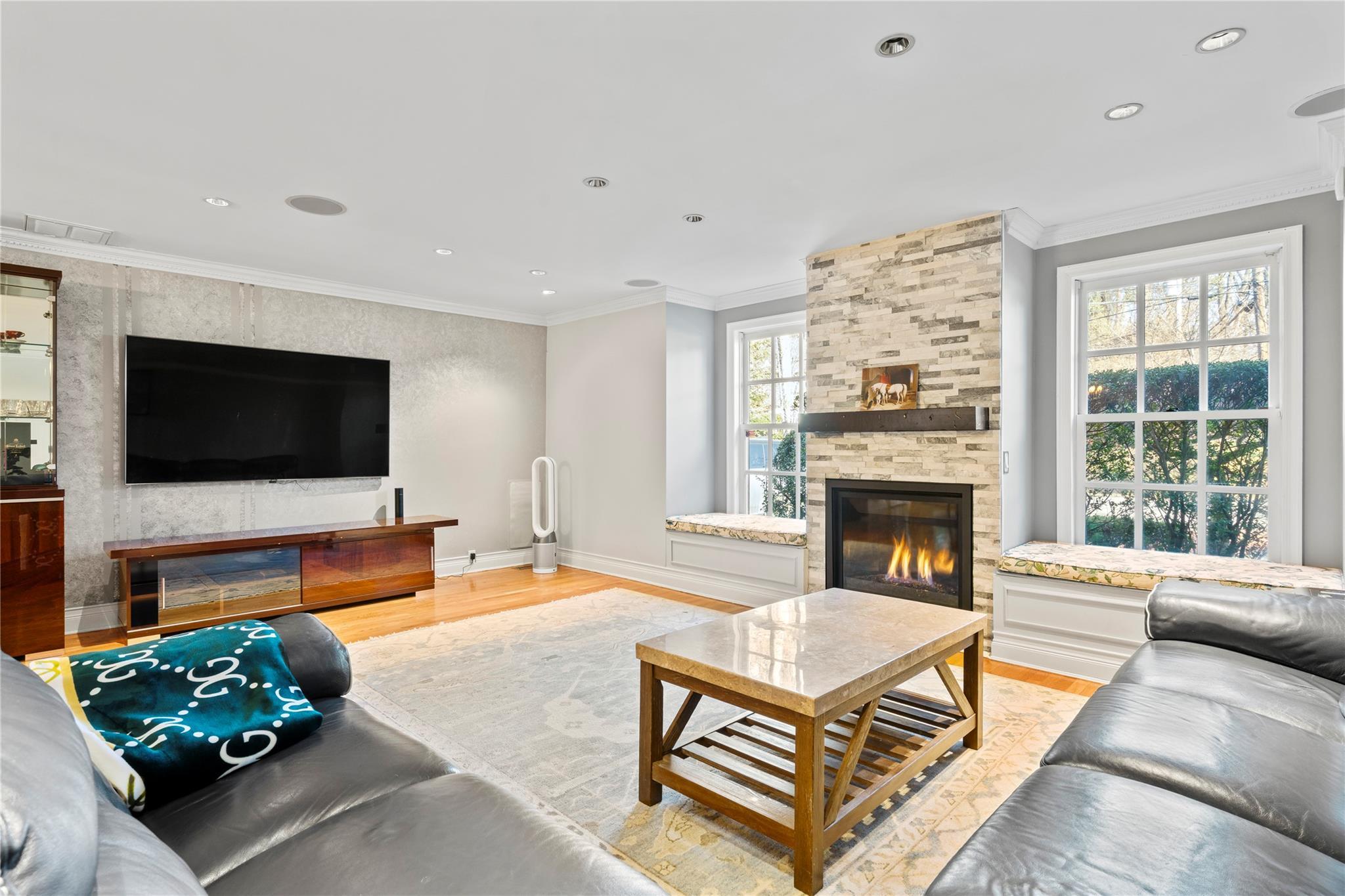 Single Family Amherst  Nassau County, NY 11021, MLS-820790-14