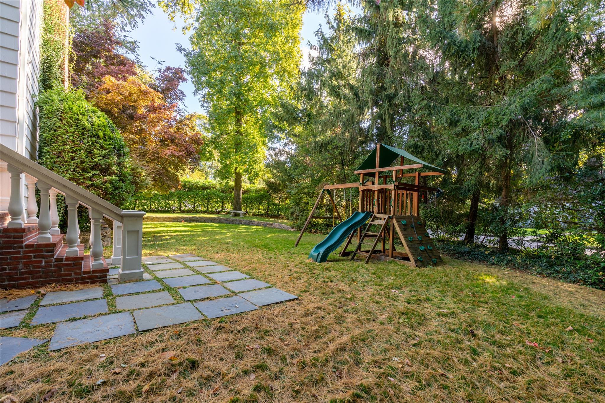 Single Family Amherst  Nassau County, NY 11021, MLS-820790-29