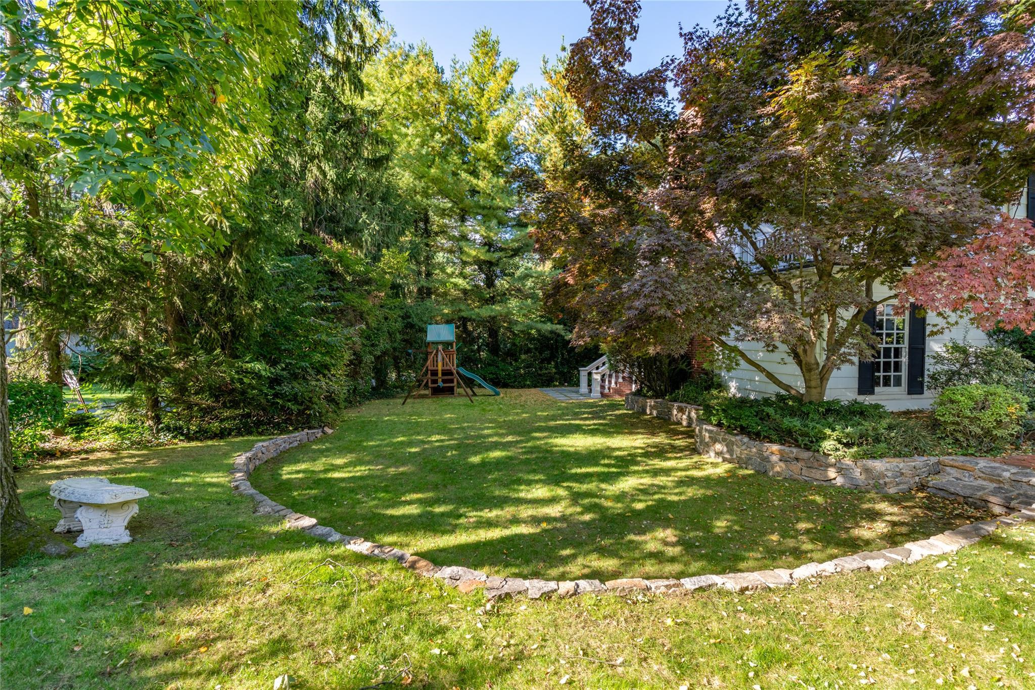 Single Family Amherst  Nassau County, NY 11021, MLS-820790-31