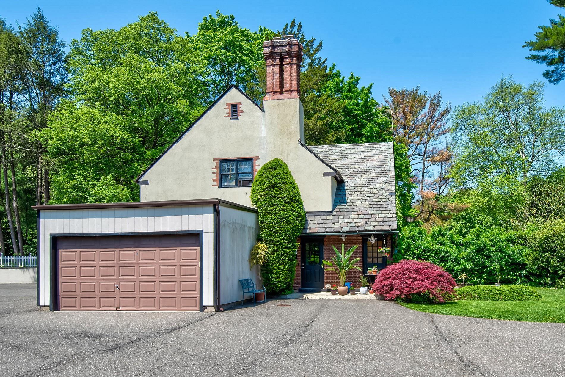 Single Family Piping Rock  Nassau County, NY 11560, MLS-820881-23