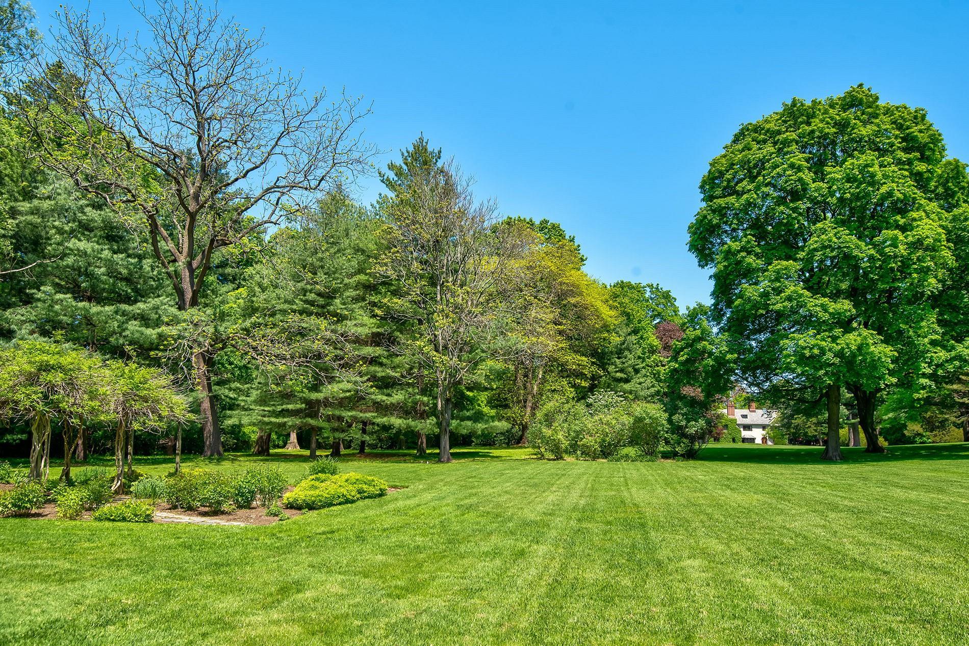 Single Family Piping Rock  Nassau County, NY 11560, MLS-820881-29
