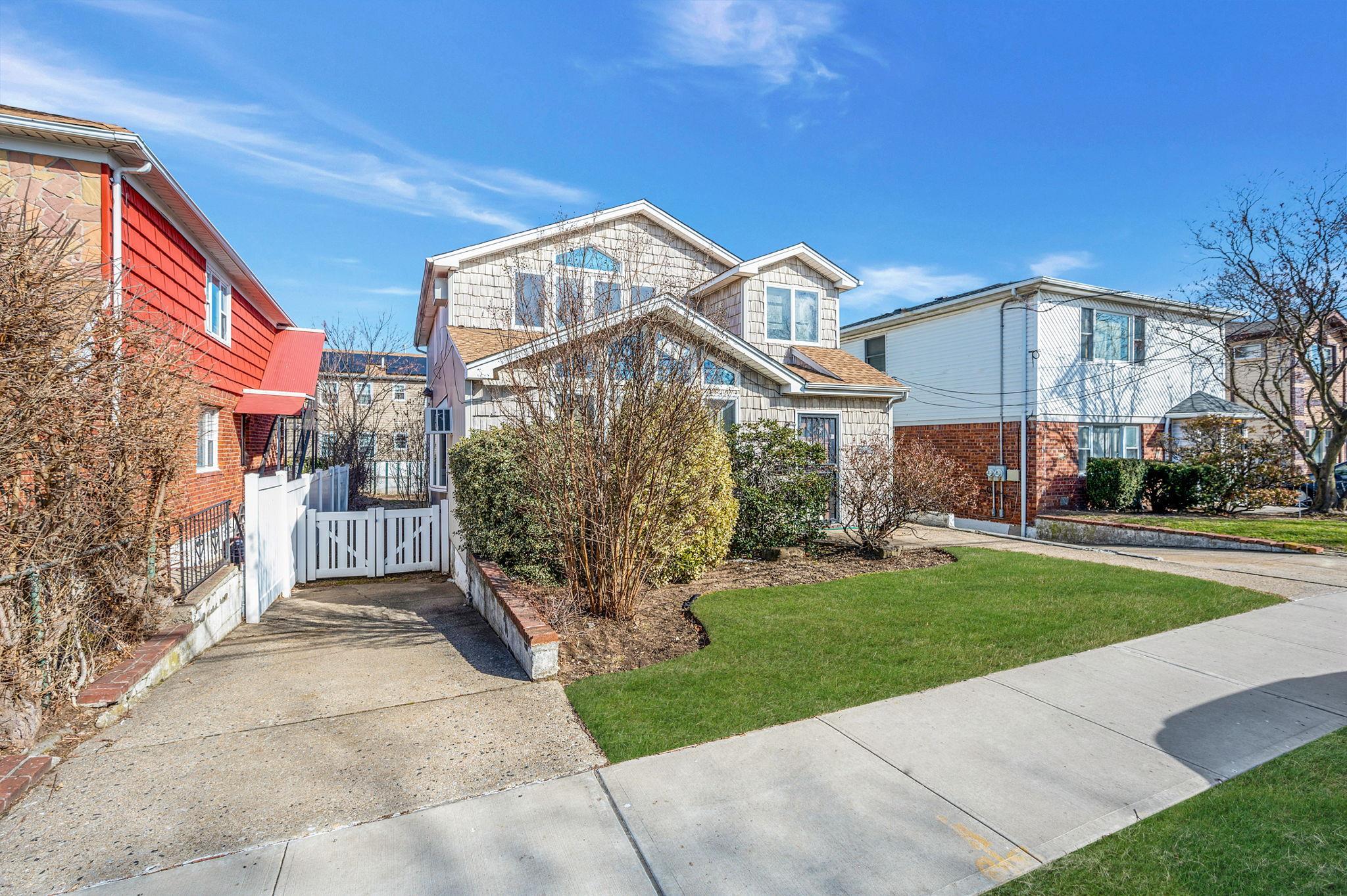 Single Family 148th  Queens, NY 11413, MLS-820892-16