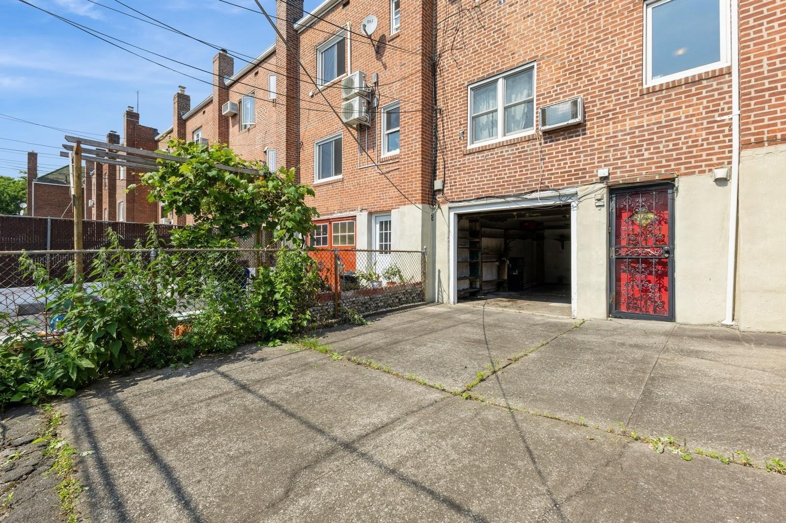 Single Family 82nd  Queens, NY 11379, MLS-820903-16