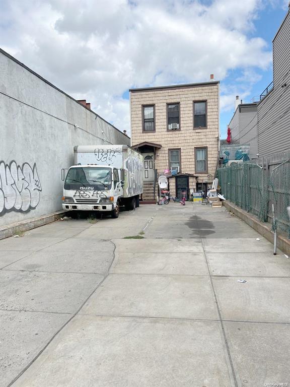 Commercial Sale Kingsland  Brooklyn, NY 11222, MLS-820907-9