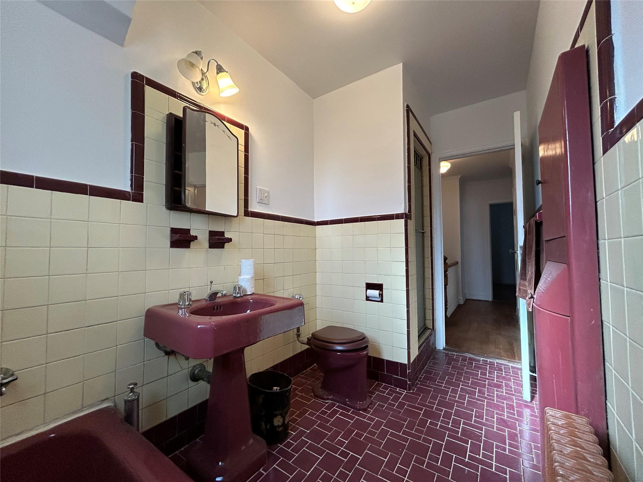 Single Family Eliot  Queens, NY 11379, MLS-820955-21