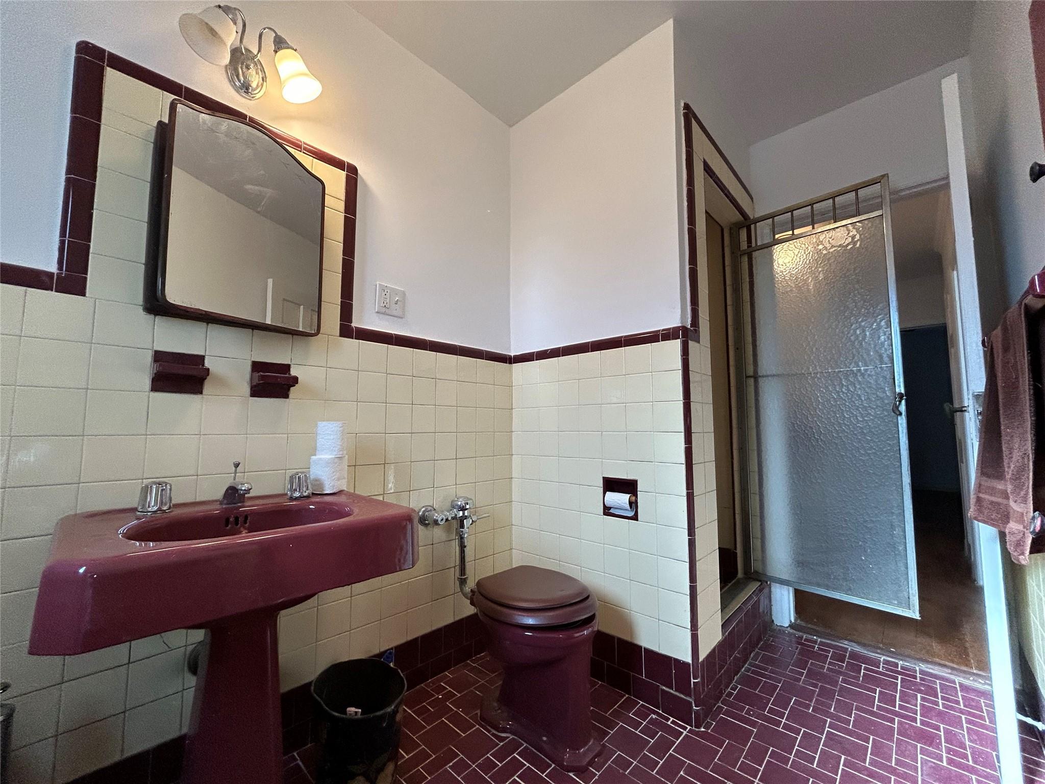 Single Family Eliot  Queens, NY 11379, MLS-820955-22