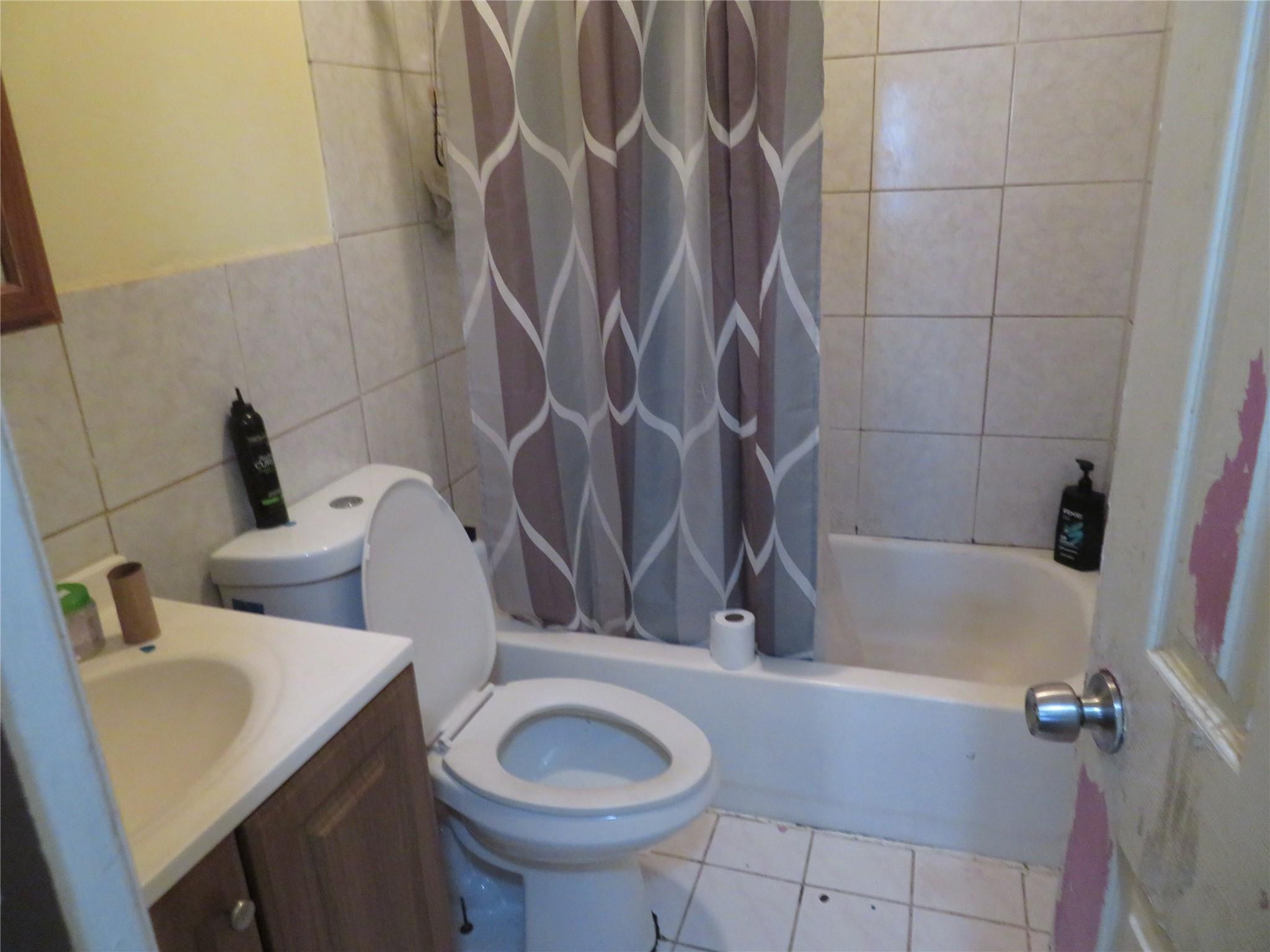 Single Family Francis Lewis  Queens, NY 11429, MLS-821130-19