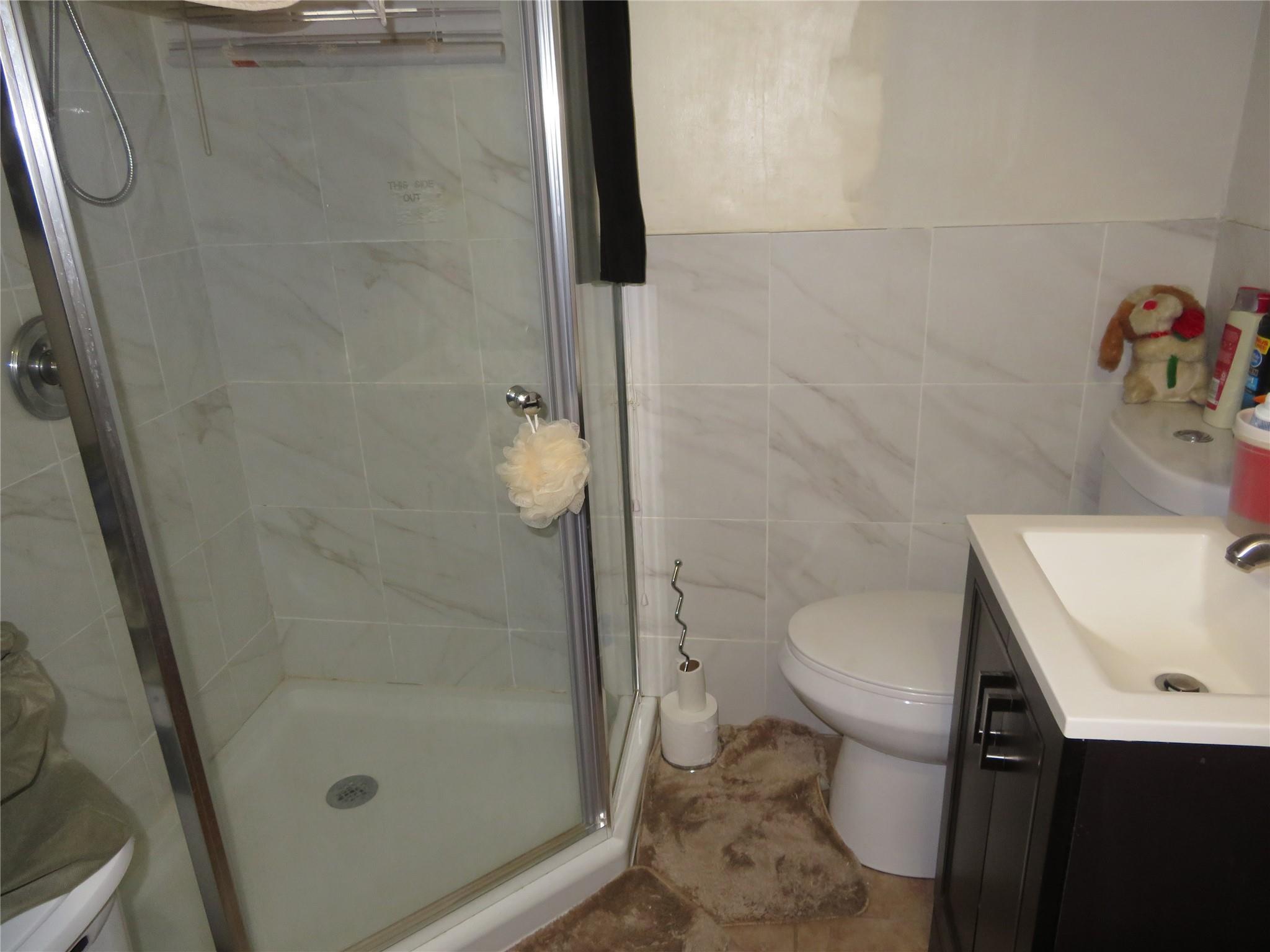 Single Family Francis Lewis  Queens, NY 11429, MLS-821130-25