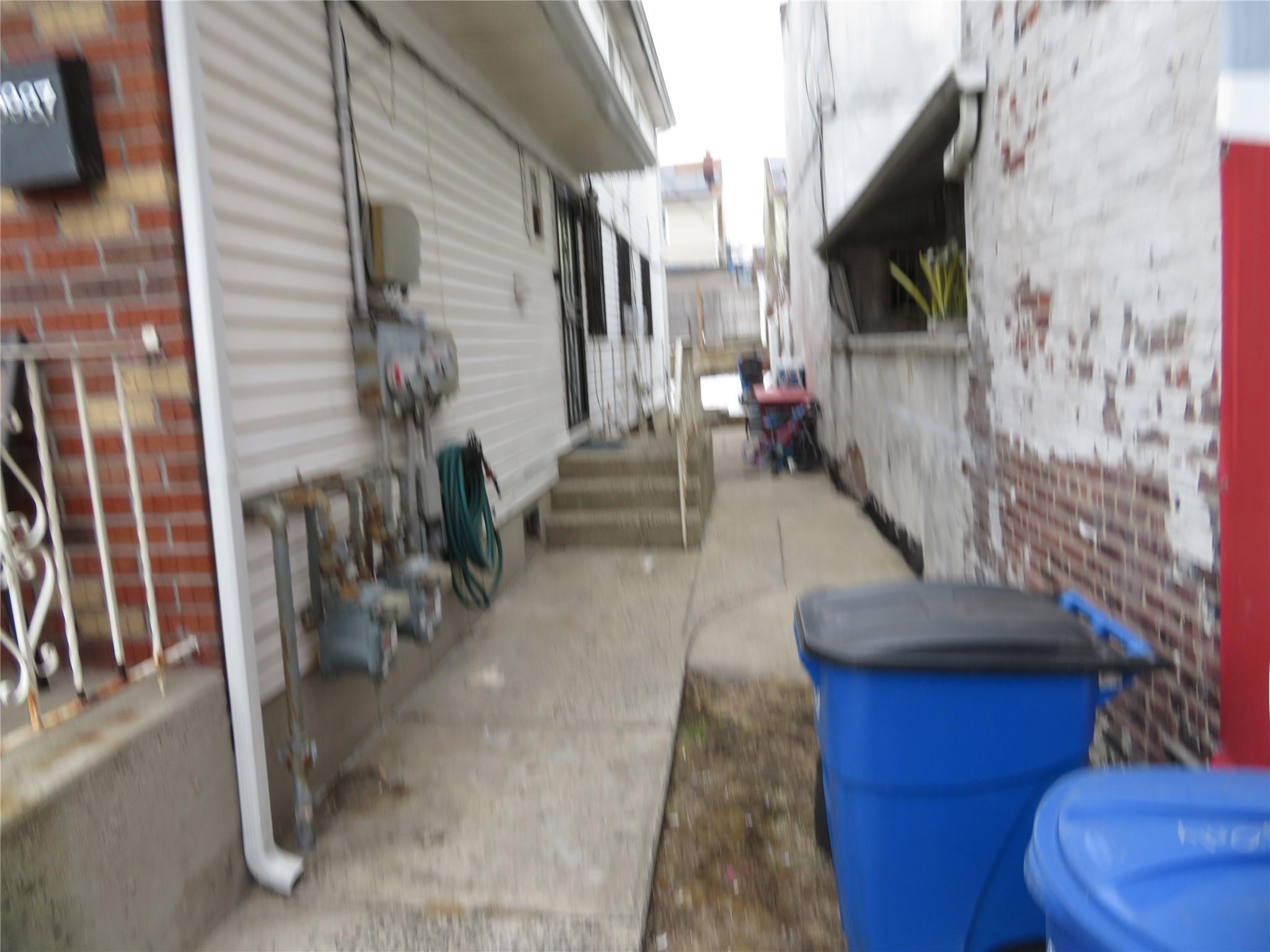 Single Family Francis Lewis  Queens, NY 11429, MLS-821130-3