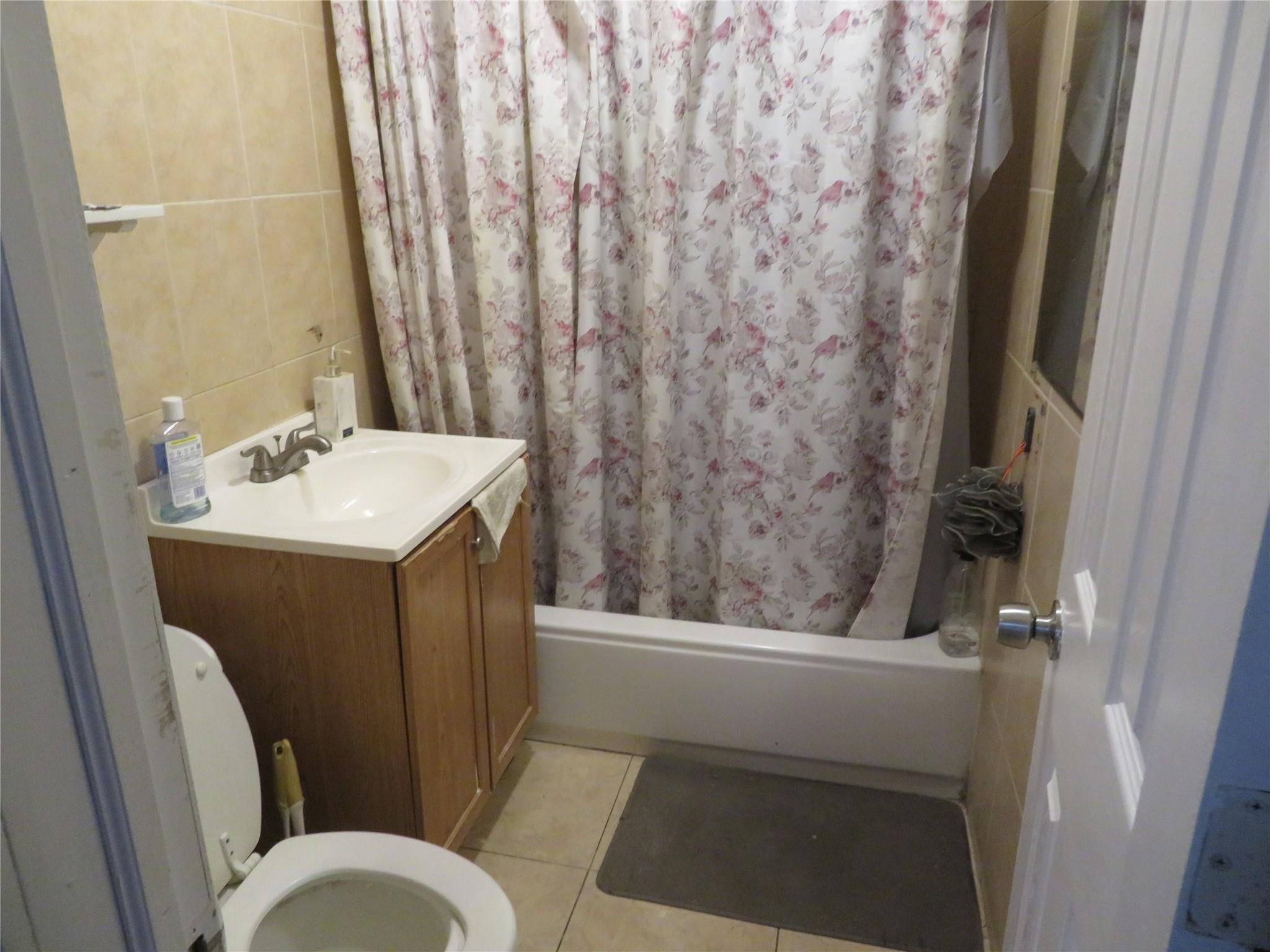Single Family Francis Lewis  Queens, NY 11429, MLS-821130-7