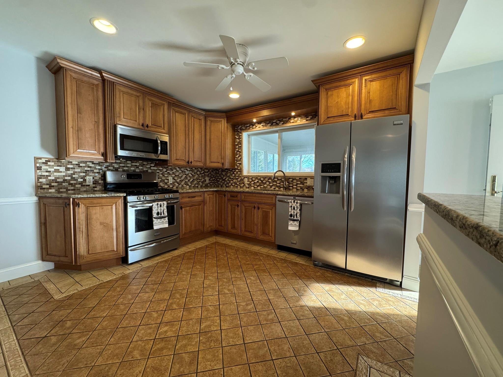 Single Family 15th  Suffolk County, NY 11792, MLS-821192-4