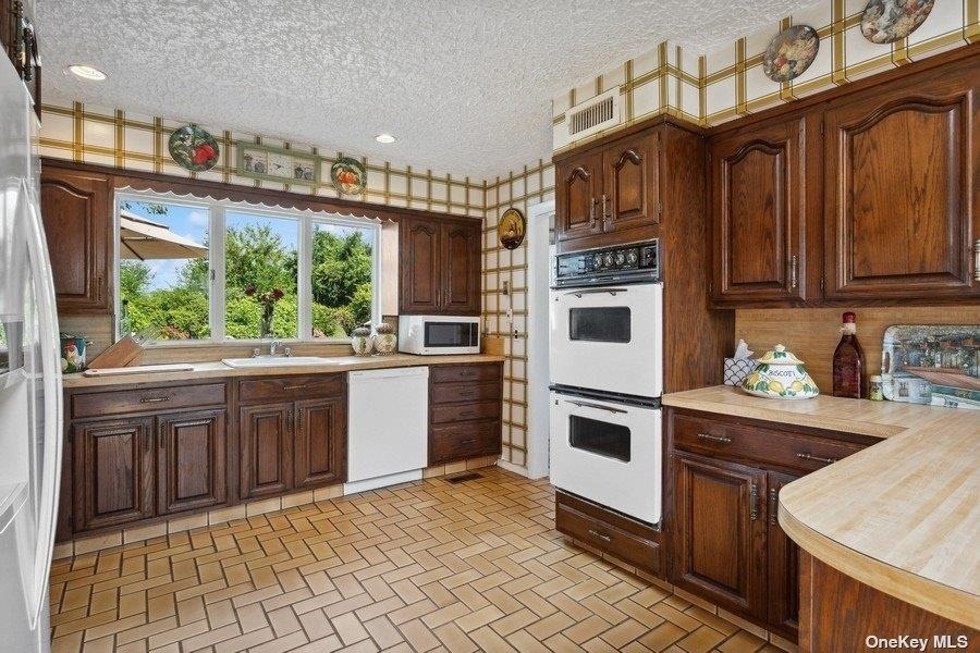 Single Family Thixton  Nassau County, NY 11557, MLS-821260-13