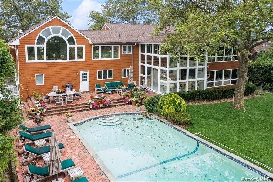 Single Family Thixton  Nassau County, NY 11557, MLS-821260-31