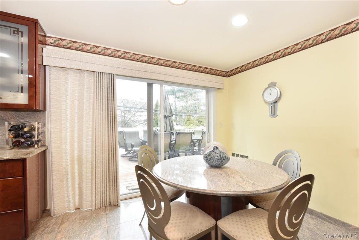 Single Family Sherwood Nassau County, NY 11581, MLS-821399-12