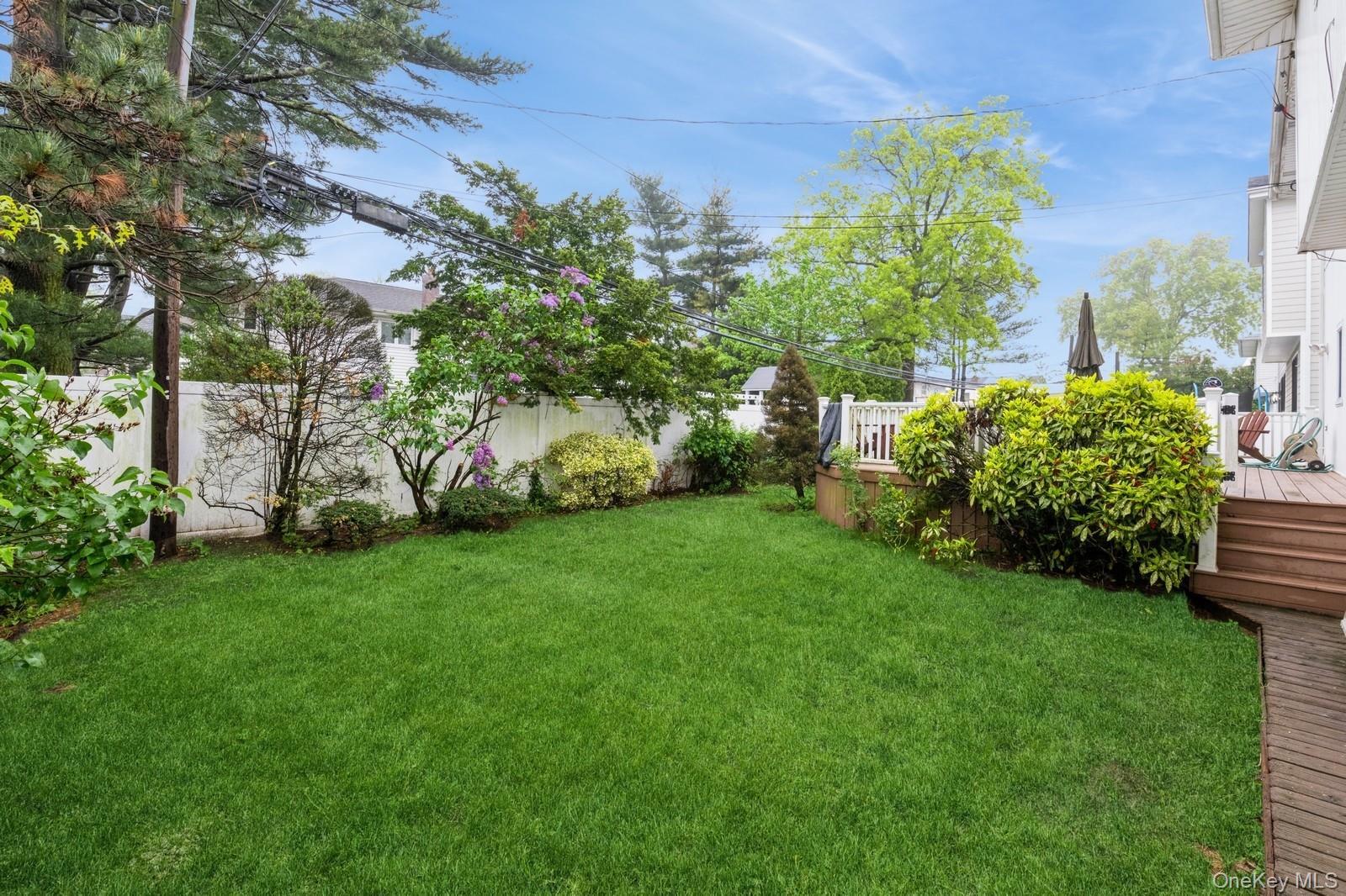 Single Family Sherwood Nassau County, NY 11581, MLS-821399-25